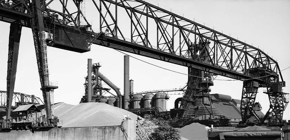 InlandSteelBllastFurnaceandCrane1988.02.jpg