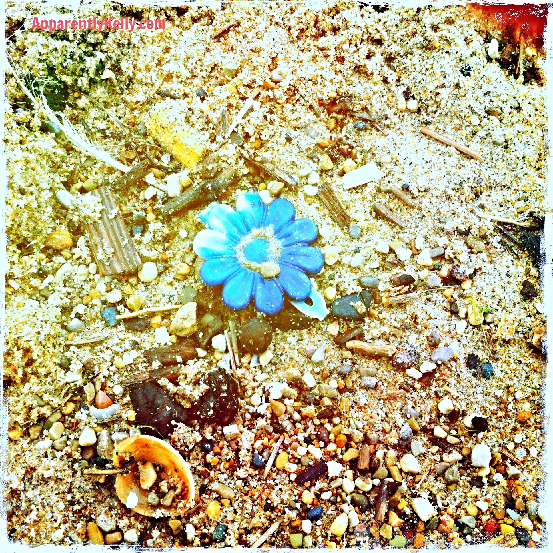 Lost Blue Clippy on the beach  . .. 