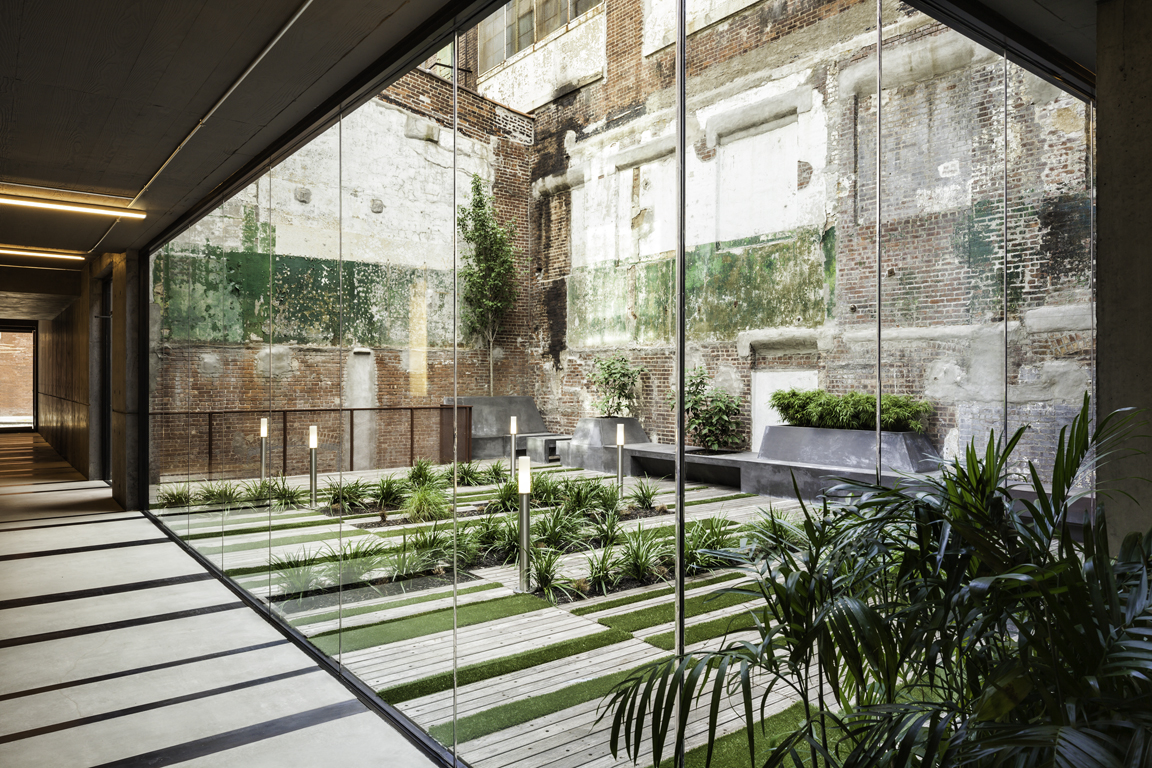 205 Water Street_46870.00.9_Int Courtyard from Inside_PPT.jpg