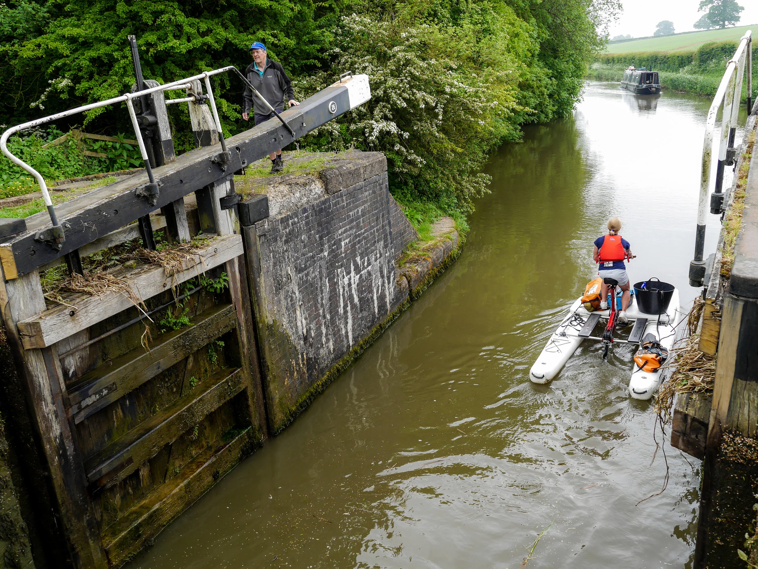 Pauline Cornthwaite leaves a lock on the Leicester Canal