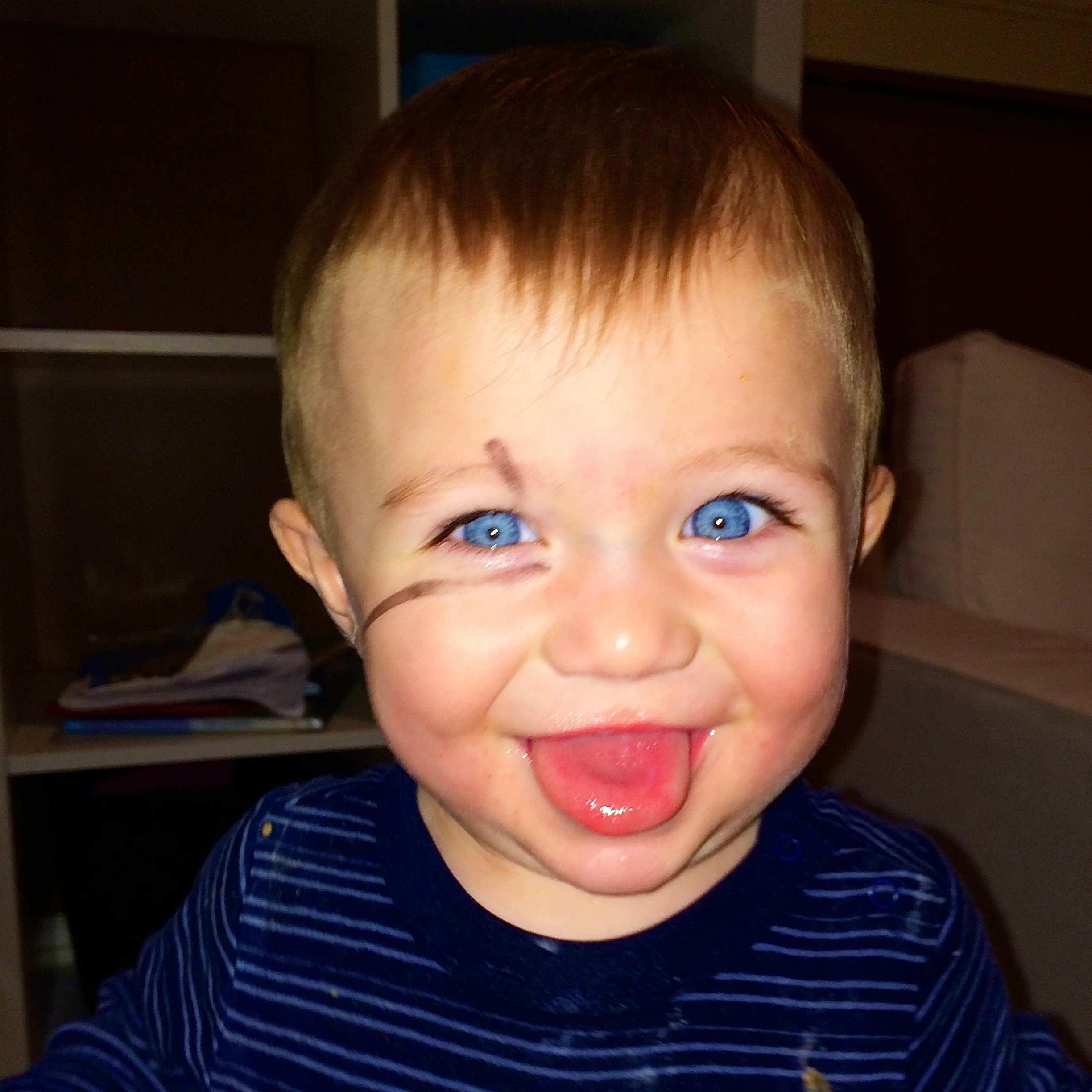 9 Photos that Show how Bedtime with Kids is a REAL Struggle