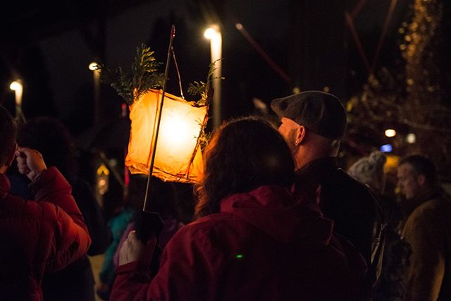 Explore your creative side with #secretlantern workshops this weekend! Make a Nature, Globe, Star or Pin Prick Lantern at @RoundhouseCC and @theFalseCreekCC on Dec. 14 and 15. 
http://ow.ly/rDAq50xwJBn

Register with http://ow.ly/SZiA50xwJBo (search 