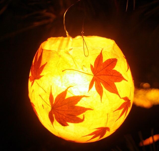 There are still many chances to take a solstice lantern making workshop this Saturday, Dec. 21st @RoundhouseCC @thefalsecreekcc or @strathcc 
More information on workshops here: https://www.secretlantern.org/overview

#secretlantern #wintersolstice #