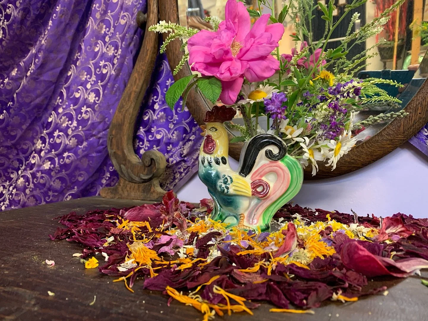 🌞🌿 Come celebrate Summer Solstice with abundance!
🎟️ Link in bio!
#UkrainianTraditions
#SummerSolstice
#KupalaNight
#CulturalCelebration
#SlavicFolklore
#SecretSalonSeries
#UkrainianHeritage
#TraditionalMusic
#FolkRituals
#LanternLightEvents