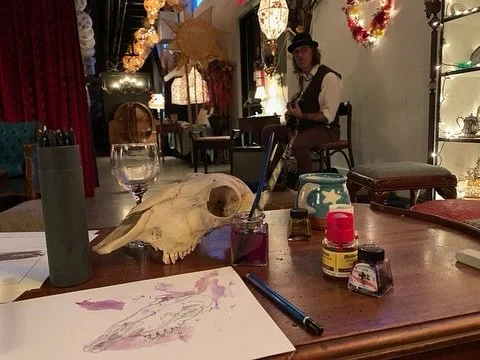 🖼️🙌 Our last two monthly drawing sessions on May 7th and June 4th were a gentle and inspired evenings of exploration, music, art, wine and friendship 🍷🎶🎨
🍀 Join us on for the next Drawing Salon on Wednesday August 6th!
🎟️ Tickets in bio!
#D