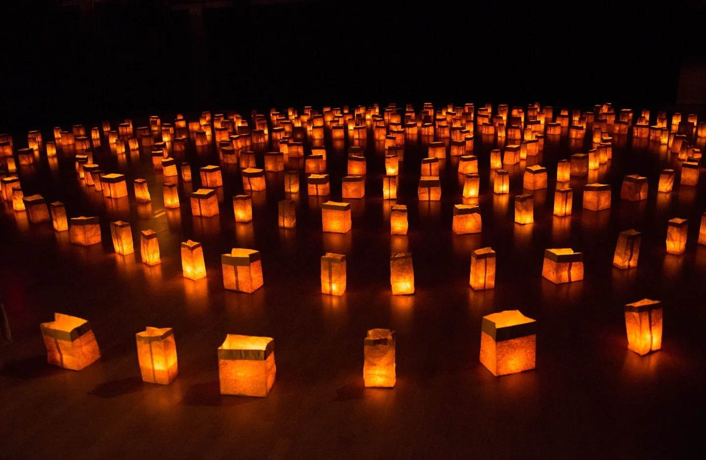 ✨Our meditative Labyrinth of Light offers participants a candlelit journey of beauty, reflection and renewal. Come honour the darkest night and experience this gentle space created with over 500 pure beeswax candles designed as a peaceful path of con