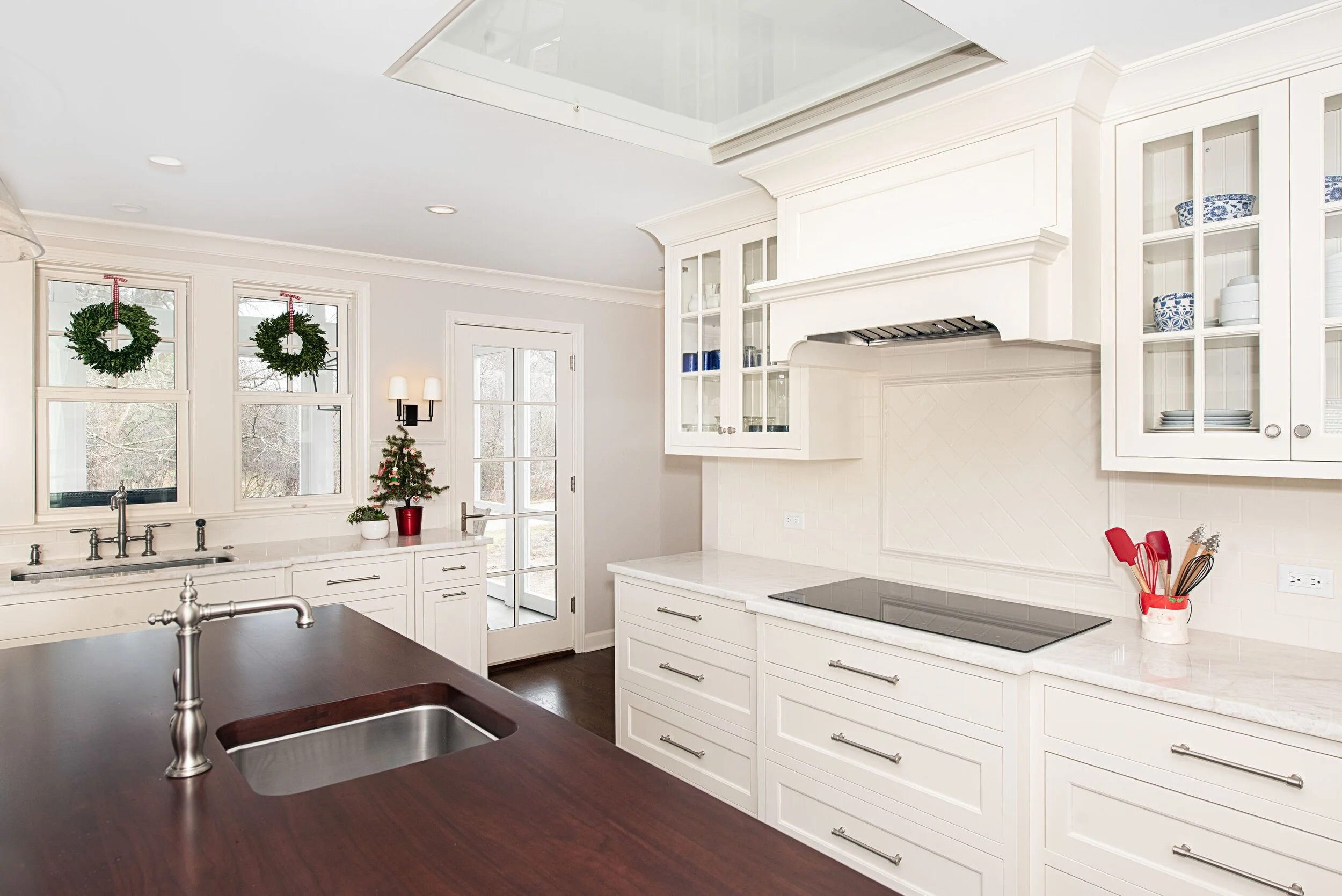 kitchen Photo 2.jpg