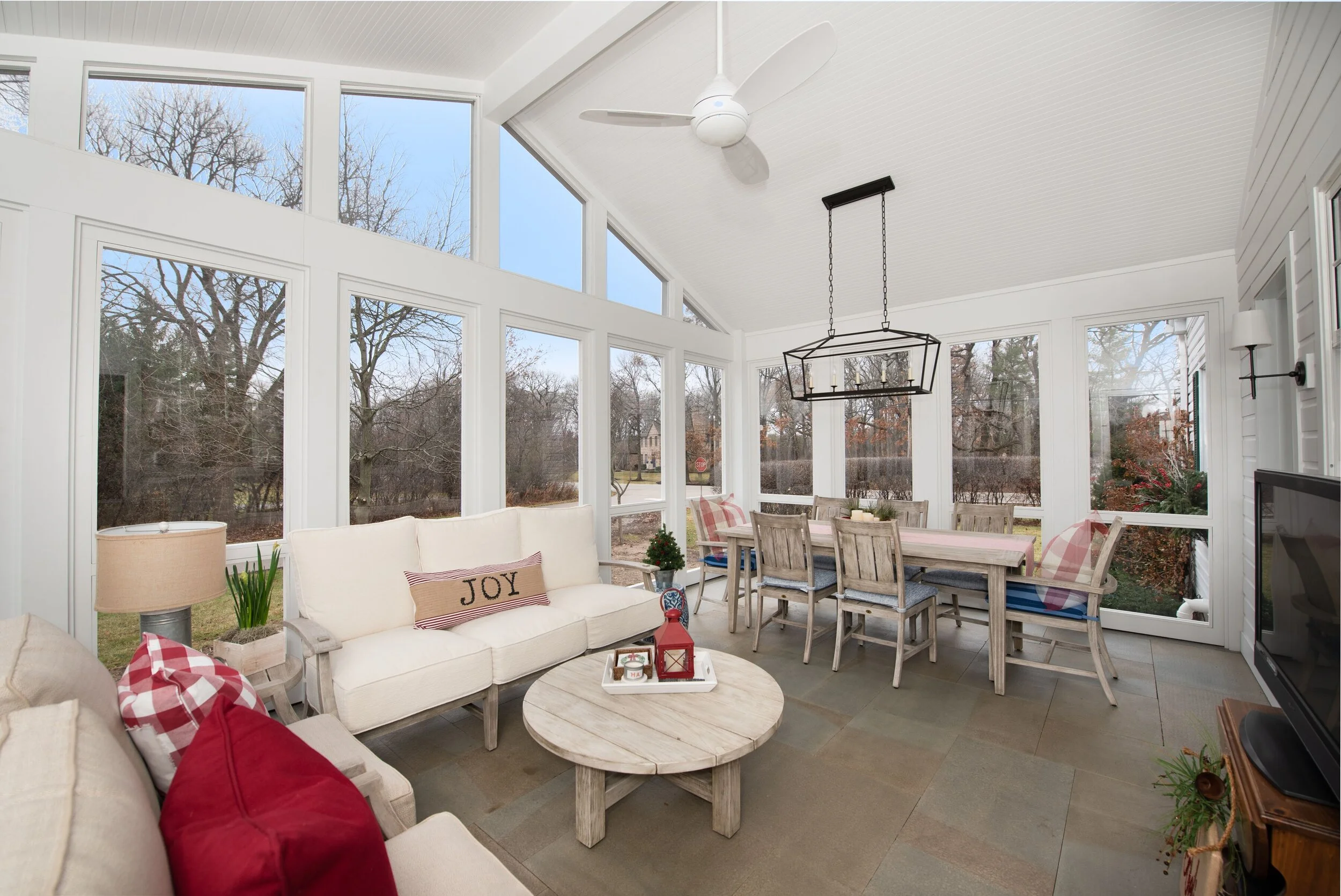Screen Porch Photo 11.jpg