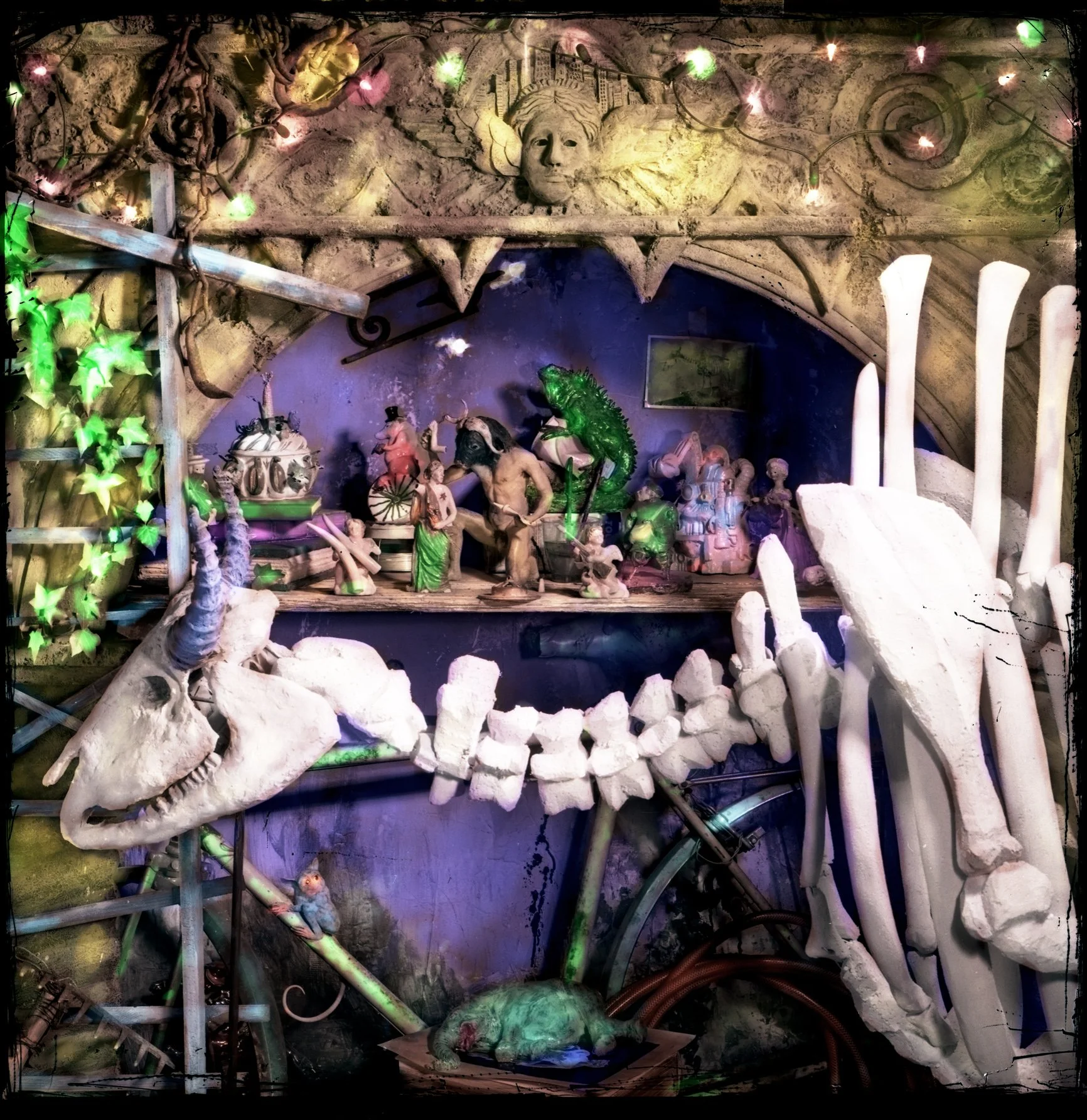 Minotaur(purple), From a New World, 48cmx47cm,2002 - Copie.jpg