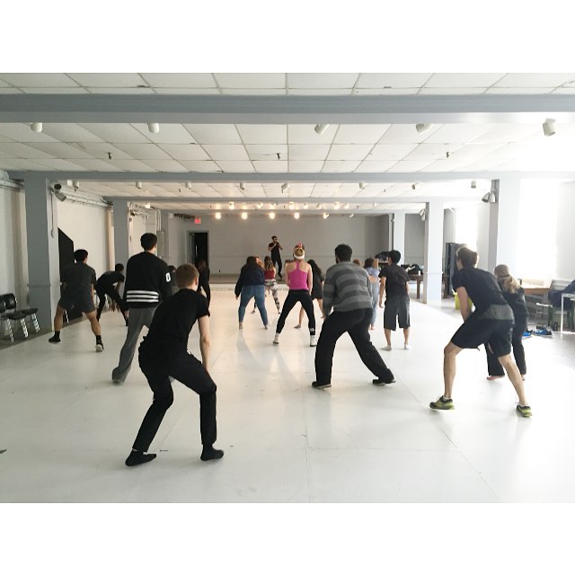 Boogie town this afternoon @uoft ! WE BE GRINDIN' 💃🏼👏🏻
.
.
.
.
.
.
#groove #wellness #health #morningrind #jointhemovement #getuptogetdown #getfit #disco #party #yoga #toronto #yyz #universityoftoronto #uoft