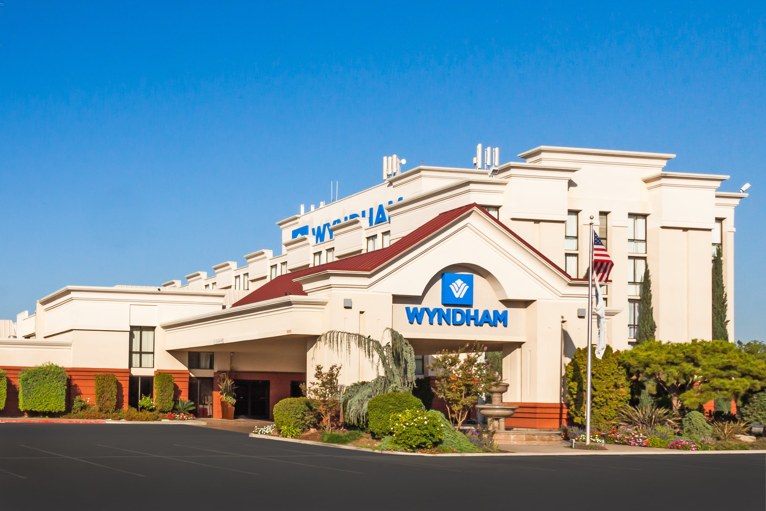 Wyndham Visalia Hotel picture.jpg
