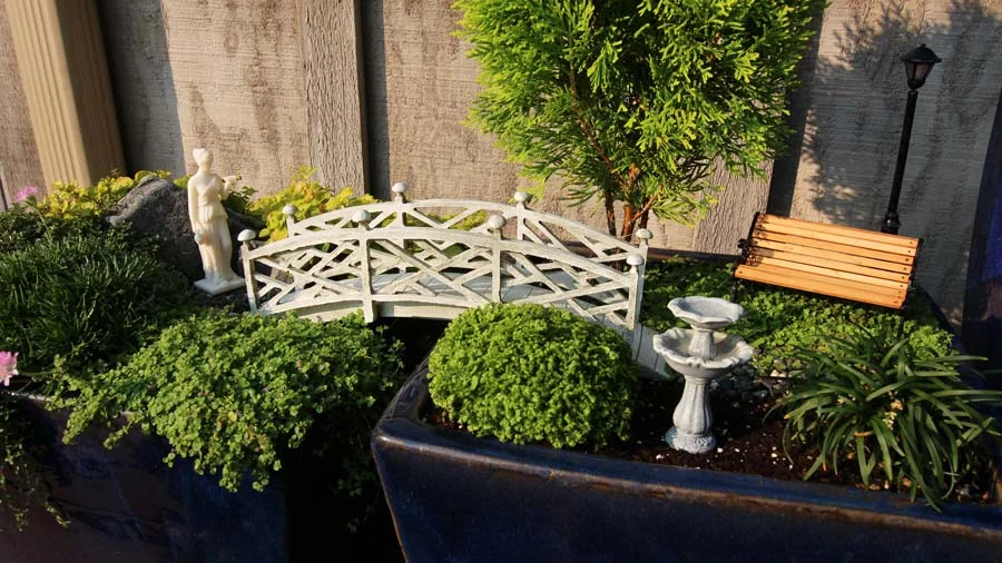 miniature-garden-bridge-2pots.jpg