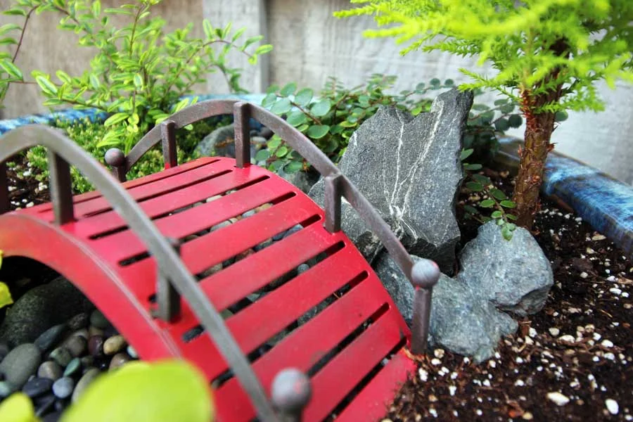 miniature-garden-bridge-red.jpg