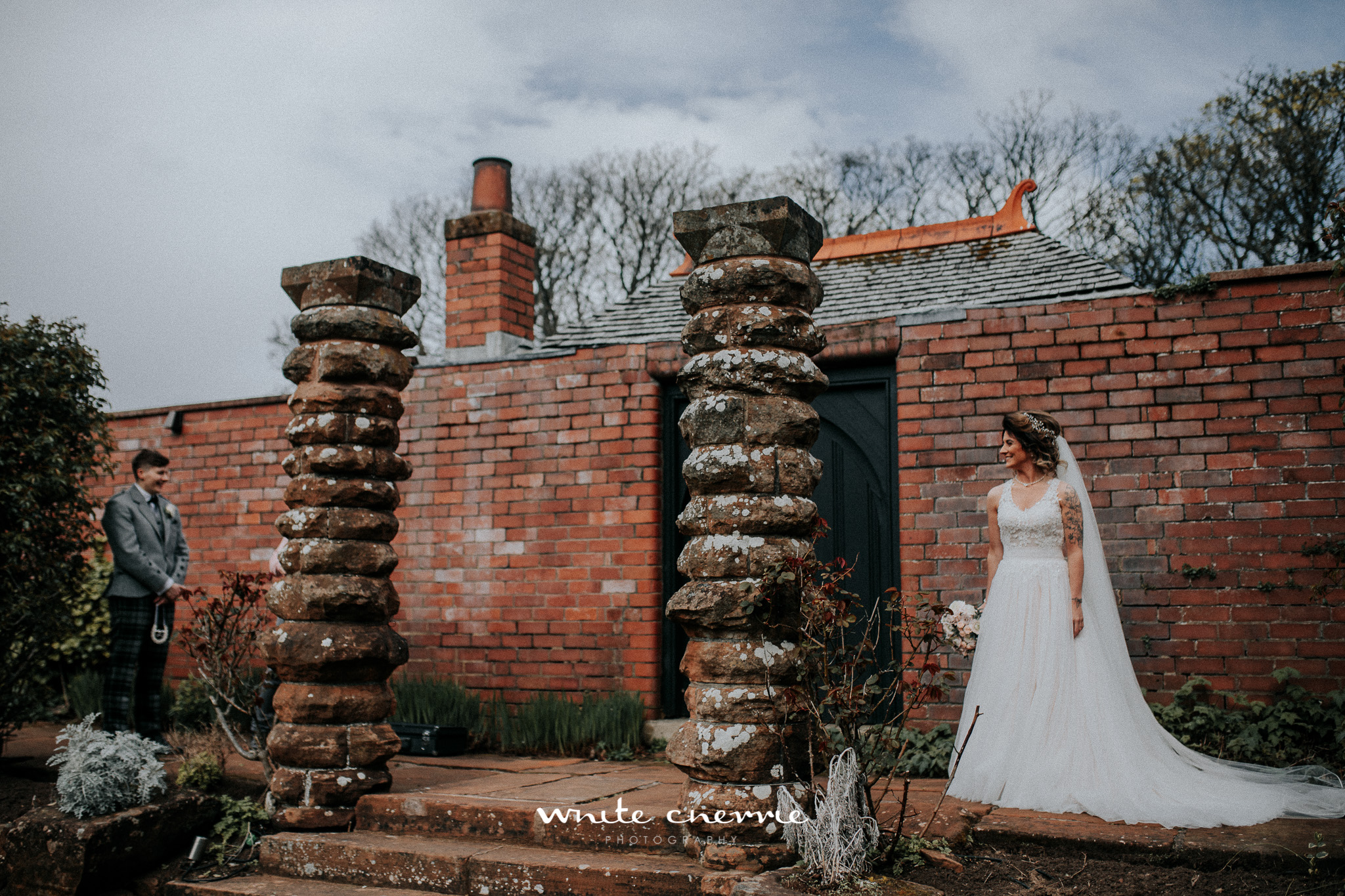 White Cherrie - Hannah & Gemma-37.jpg