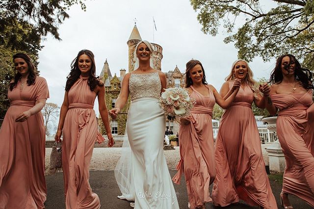 💅🏻Good girls are made of sugar and spice, but me and my girls are made of whisky and ice  #girlgang #whoruntheworld #carlowriecastle
.
Venue: @carlowrie_castle 
Hair: @ivyhair.company 
Makeup: @skmakeupstudio Khan
Dress: @gwenne_weddings
Bridesmaid