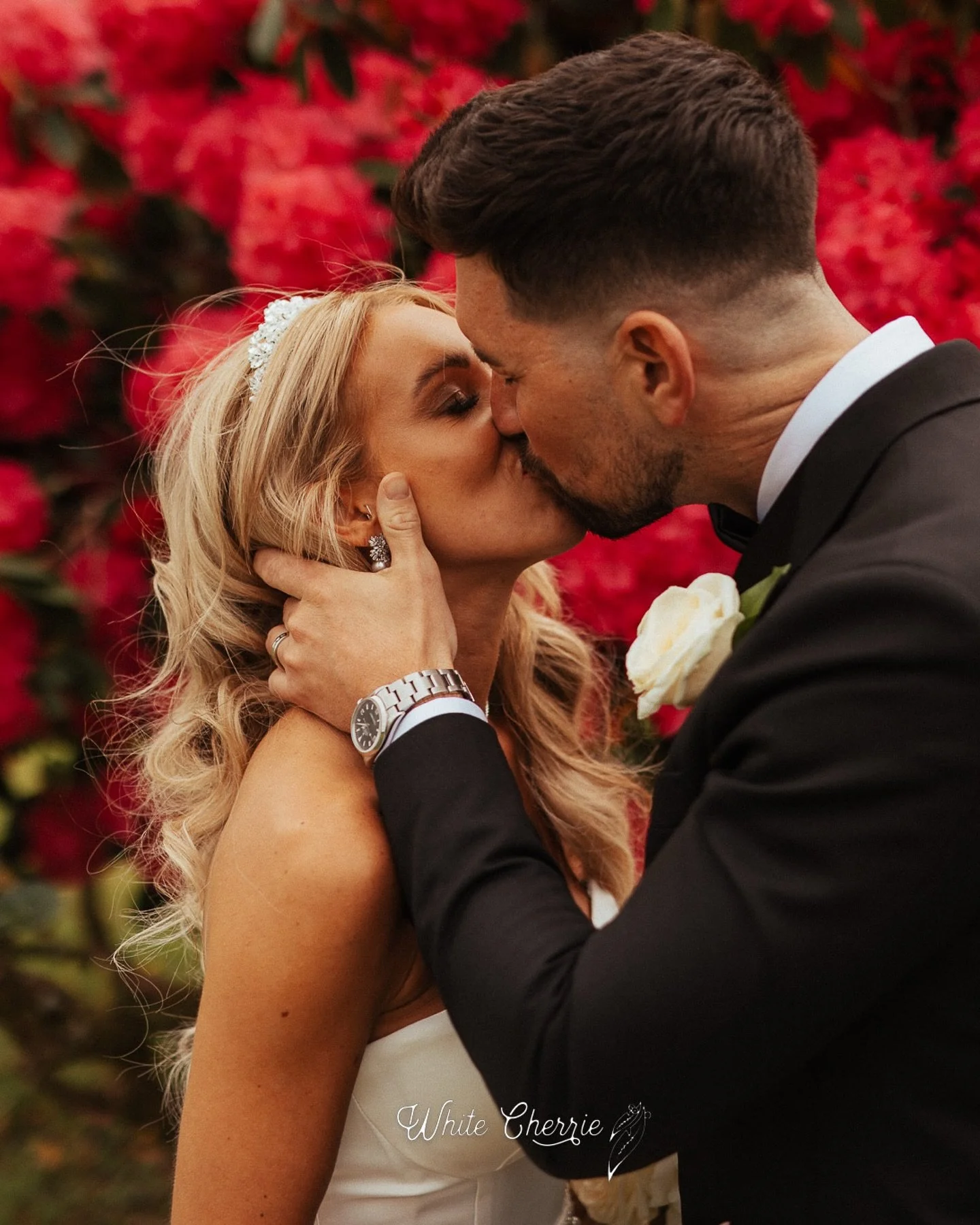 💍🥹 The morning sun poured through the windows as she sat serenely, eyes closed, feeling the soft mist of hairspray settle around her like a dream. He, just a few rooms away, fastened his cufflinks with a quiet, steady hand, every movement charged w