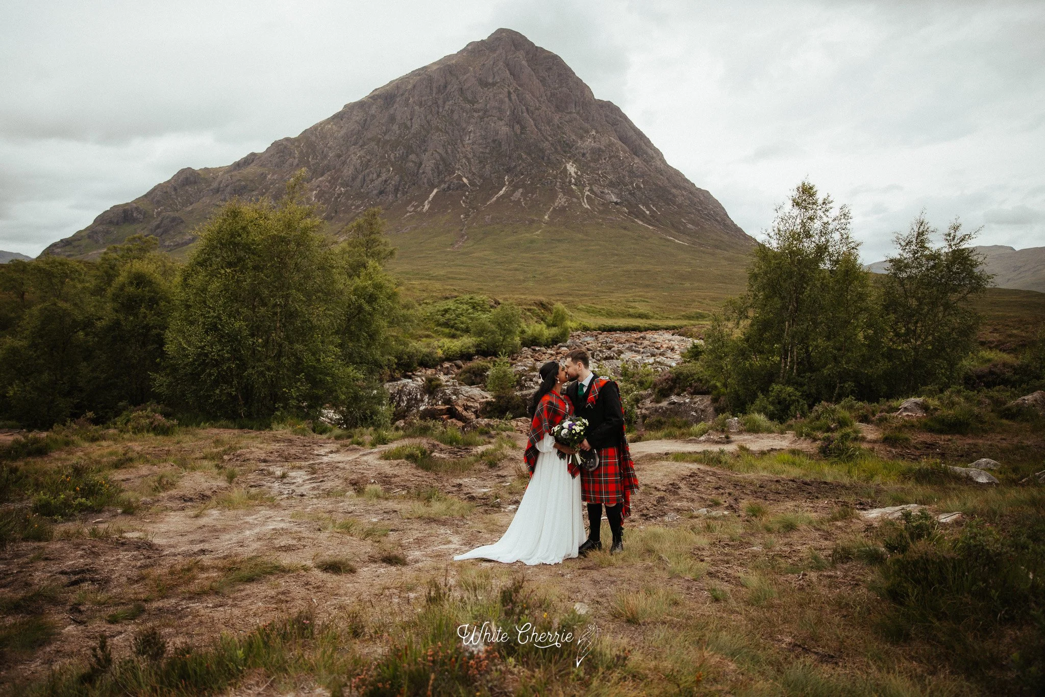 White_Cherrie-Rebecca_Liam_Glencoe-66.jpg