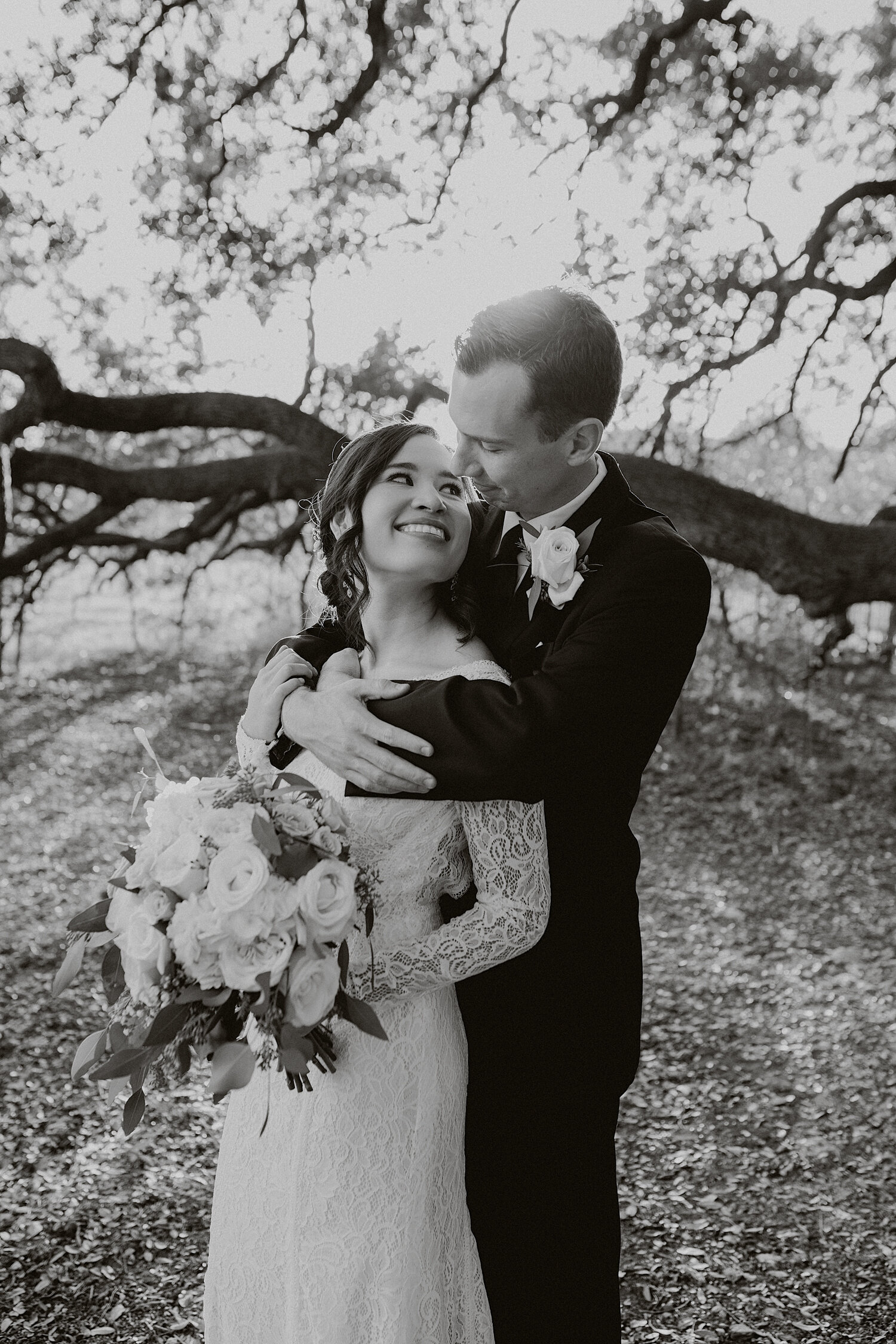 asutinwedding-elizabethandcaleb-brodiehomestead-texaswedding-brideandgroom-77.jpg