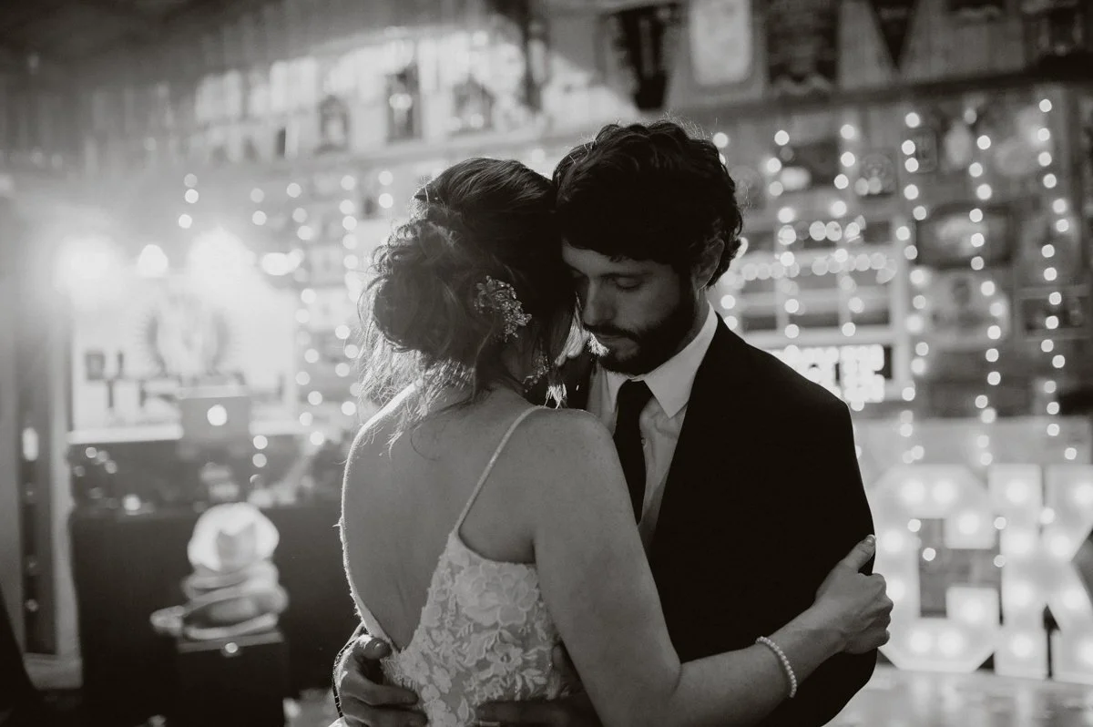 houstonwedding-galvestonwedding-houstonphotographer-texaswedding-dyiwedding-houstonweddings-loscastrophotography-80.jpg