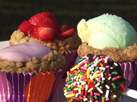 Strawberry Squash Muffin Bowls with Chocolate-Dipped Muffin Pops