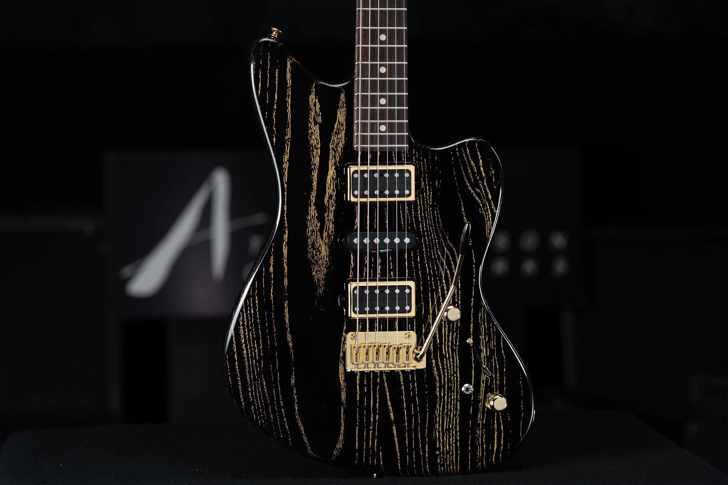 01-14-26Z_bup_Baritom Raven_Black with Gold Dog Hair - NAMM 26.jpg