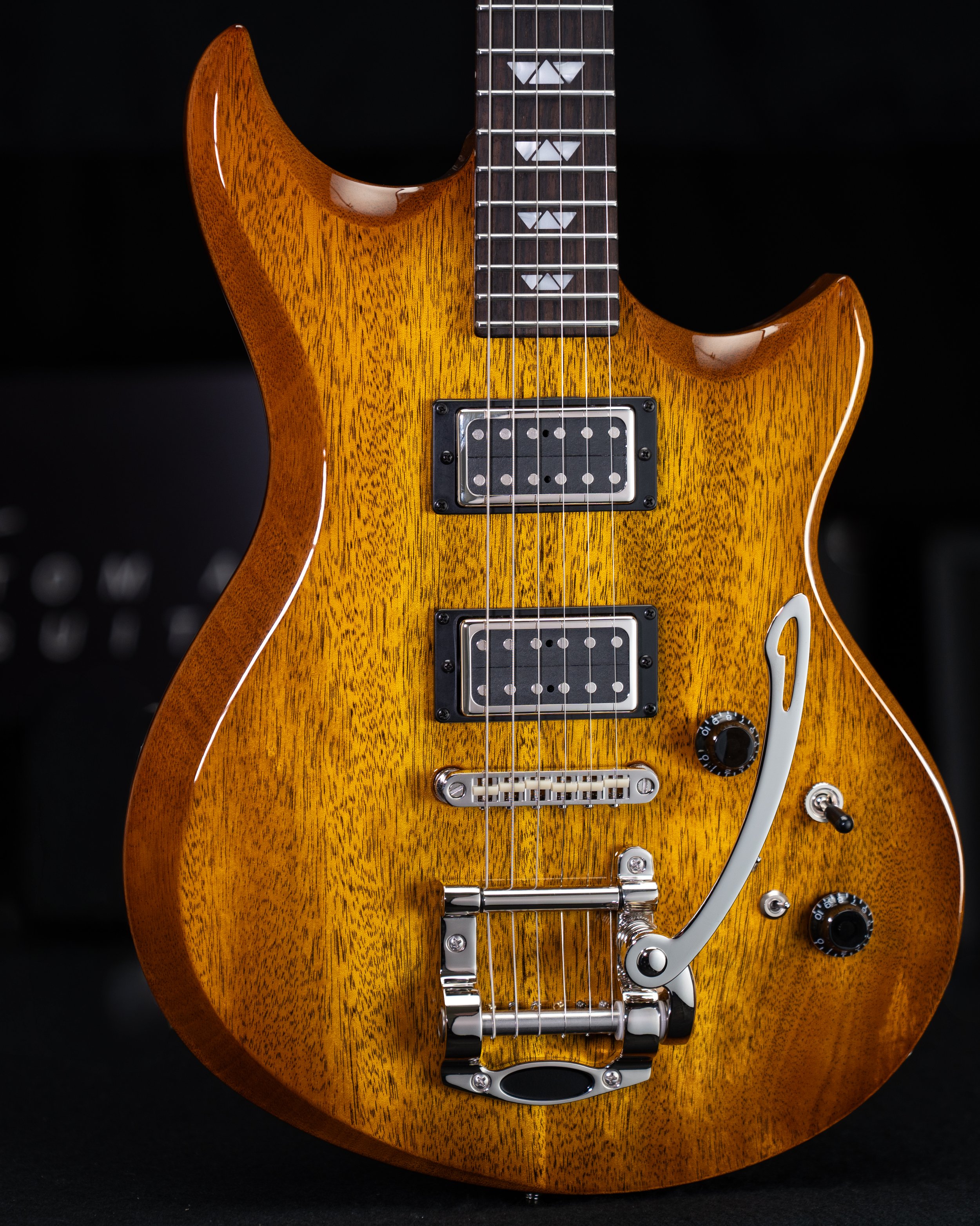 01-09-26Z_bup_Wolfhound_Tobacco Fade - dark grain - NAMM 26 - IG.jpg