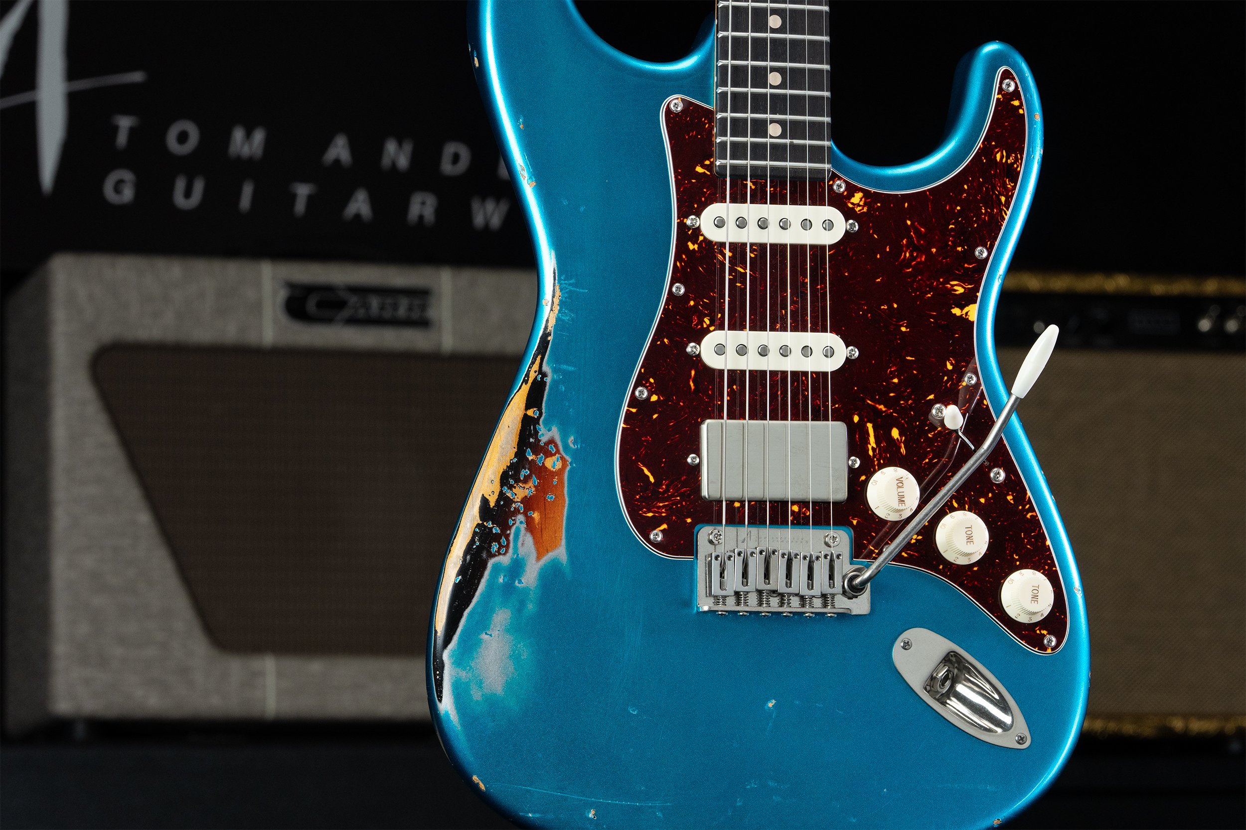 02-02-26N_bupml_Icon_Candy Apple Blue over 3 Color Burst - ID3 DD - Parker DeBaryshe.jpg