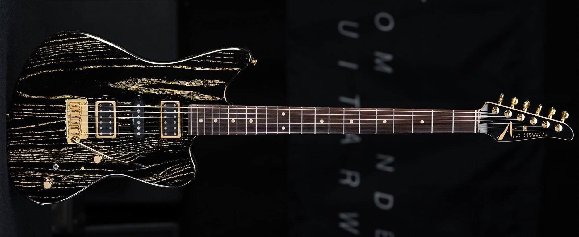 01-14-26Z_fup_Baritom%2BRaven_Black%2Bwith%2BGold%2BDog%2BHair%2B-%2BNAMM%2B26.jpg