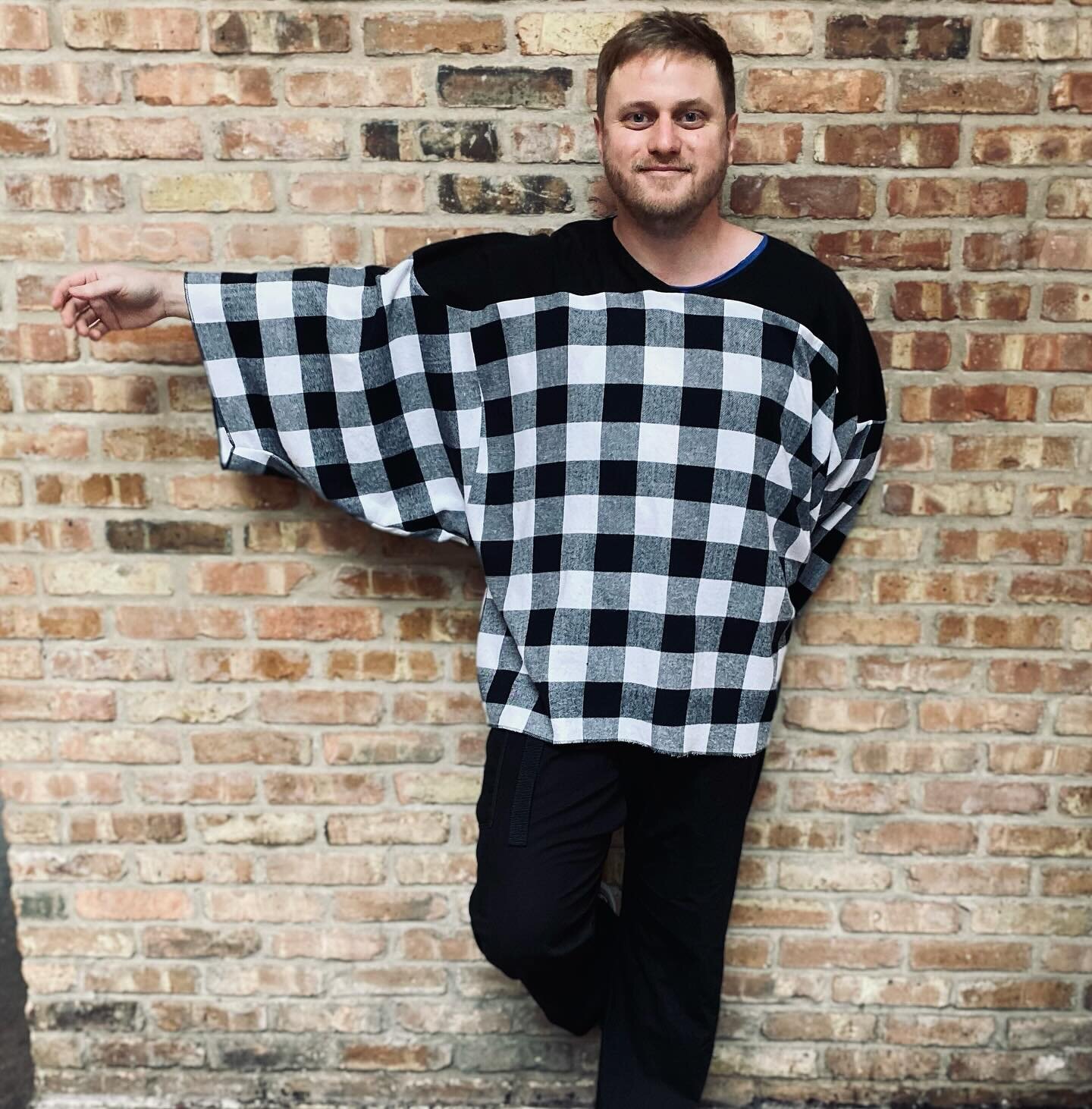 day 2 of @renegadecraft i don&rsquo;t know if i have been in the midwest too long but i am obsessed with these new flannel hockey jerseys&hellip; so soft and cozy

#designer #fashion #mensfashion #womensfashion #unisex #genderlessfashion #nonbinary #