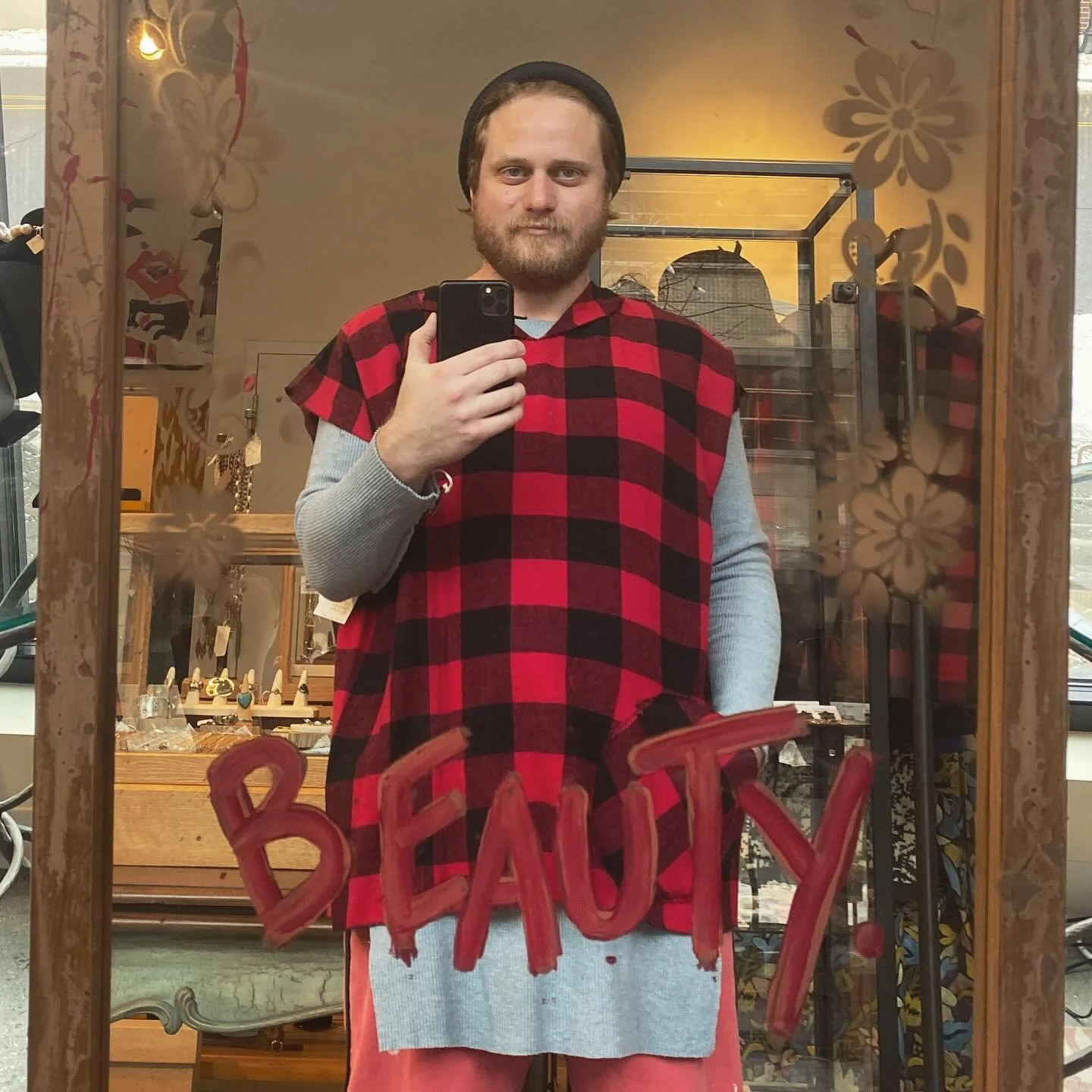 @thefittingroommpls today feeling cozy and festive!! do you have your perfect holiday outfit??? 

#designer #fashion #mensfashion #womensfashion #unisex #genderlessfashion #nonbinary #nonbinaryfashion #genderneutral #scruff #queer #madeinmn #madebyme