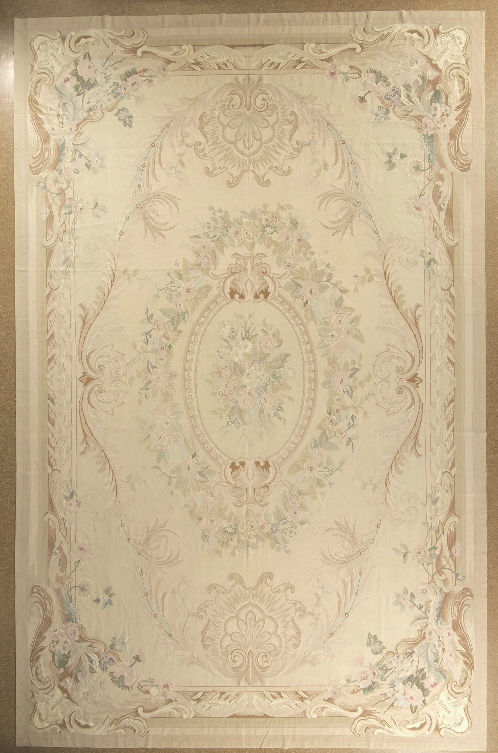 12 x 18.7 Aubusson Carpet 9413 Meter 366 x 566