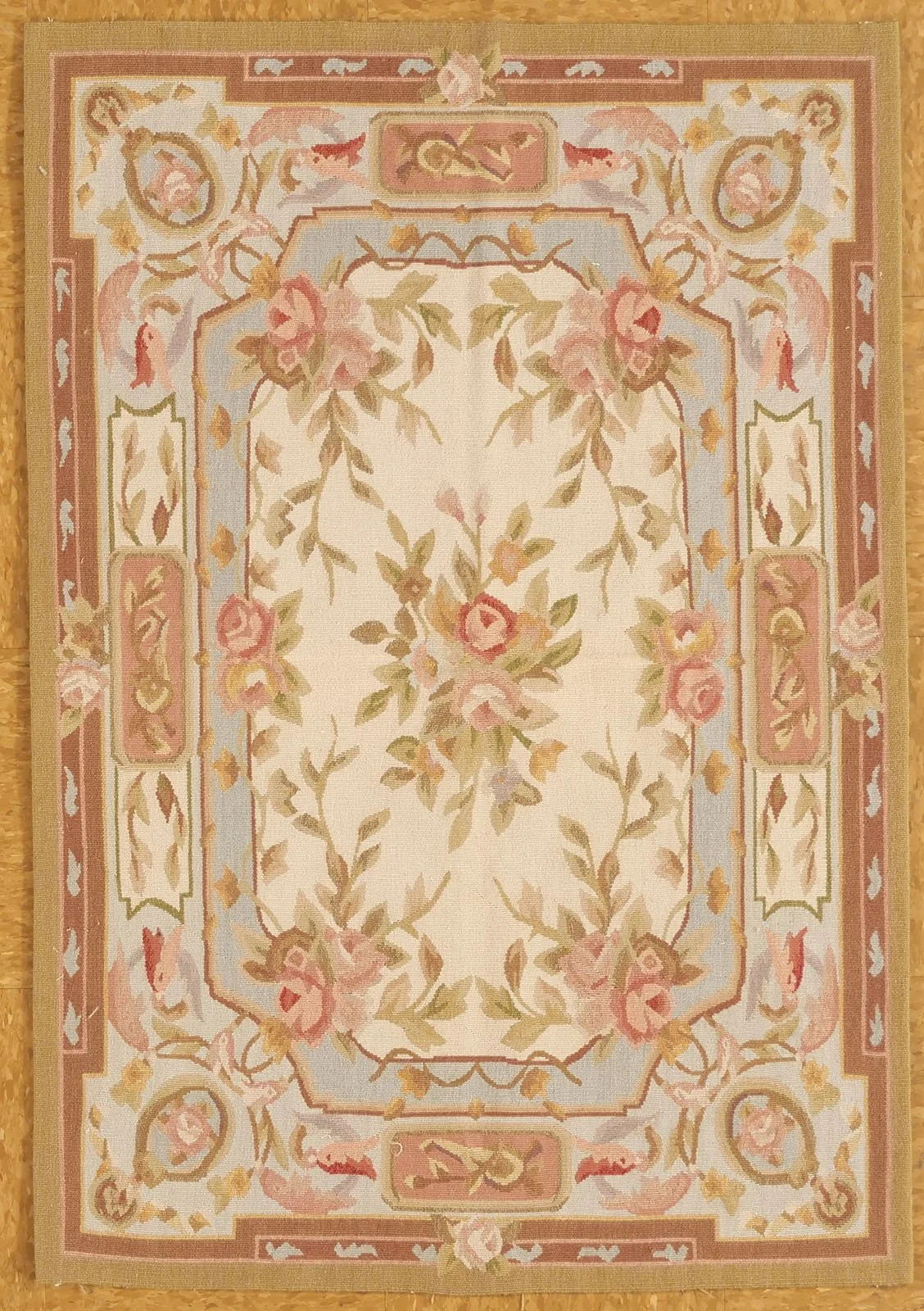 2.7 x 3.9 Aubusson Rug 569