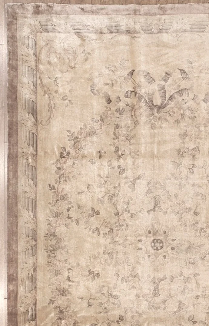 8.9 x 14 Savonnerie Rug 26Q WS-43