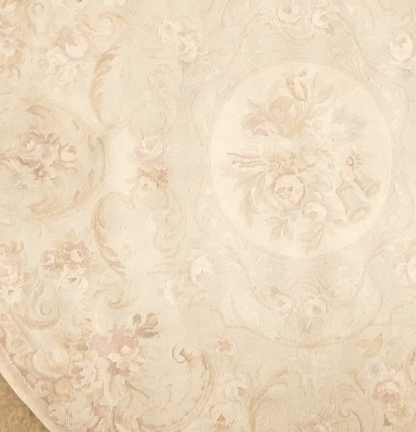 detail image of round hand-knotted plush woolen savoonerie carpet in size 6 x 6