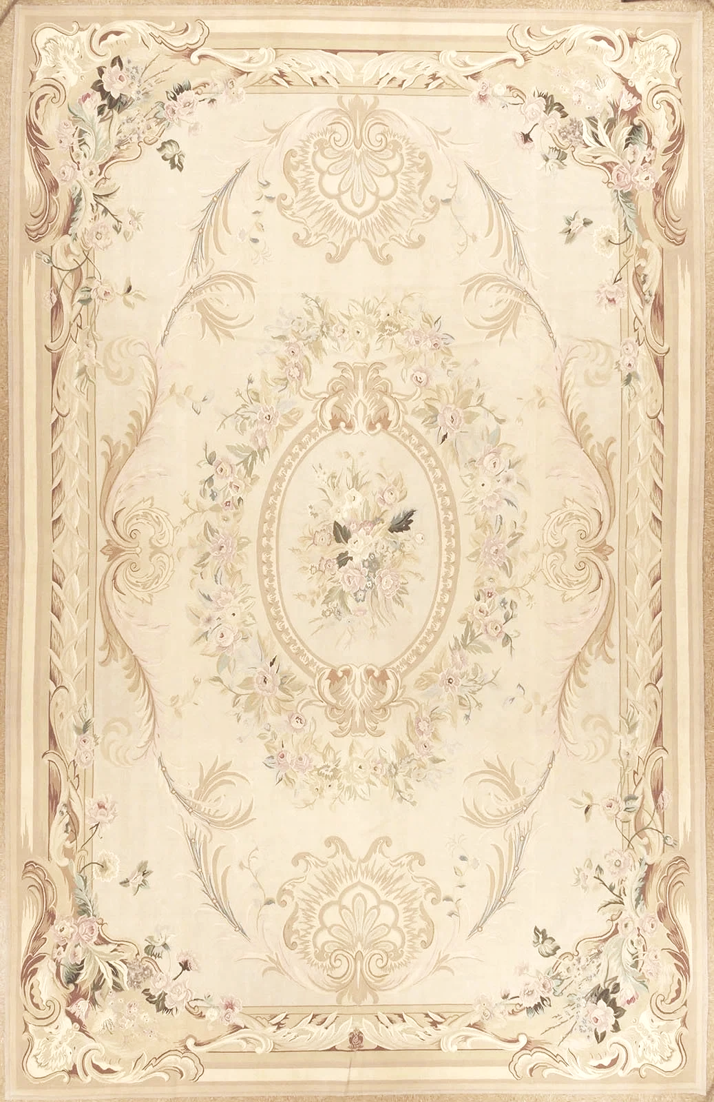 Ivory-aubusson-rug with classic medallion pattern all wool size 11.9 x 18.5