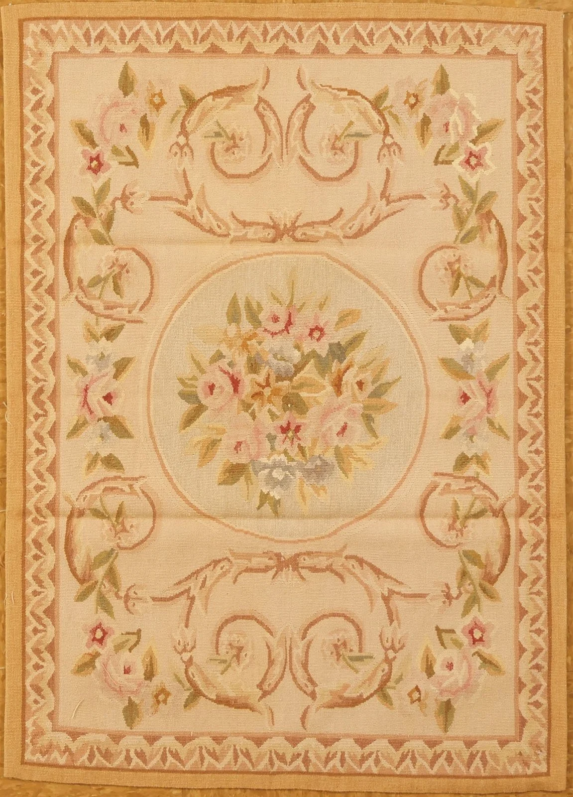 2.7 x 3.8 Aubusson 9919 .JPG