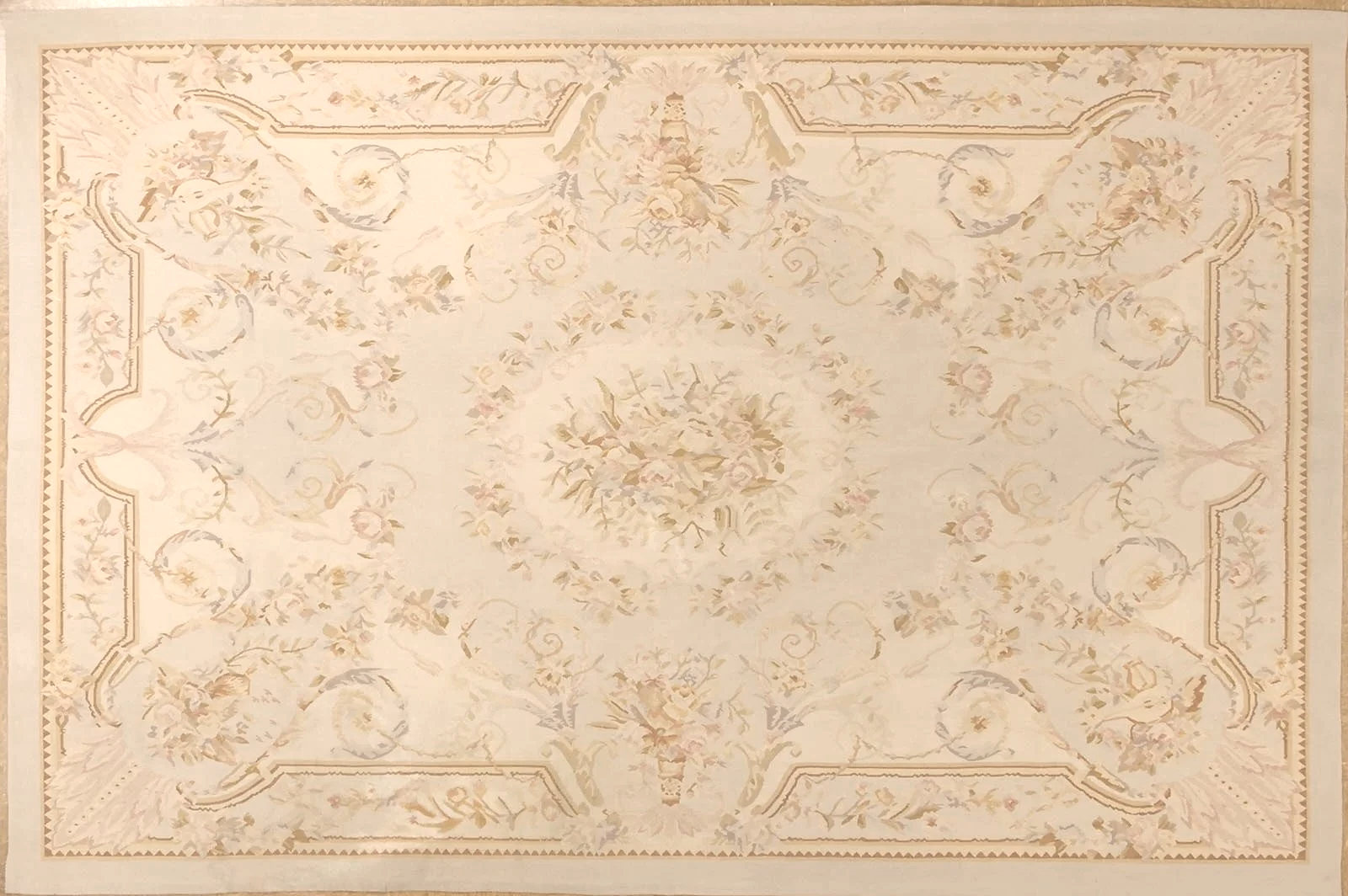 Woolen Handwoven Pastel Aubusson Carpet in Size 6 x 9