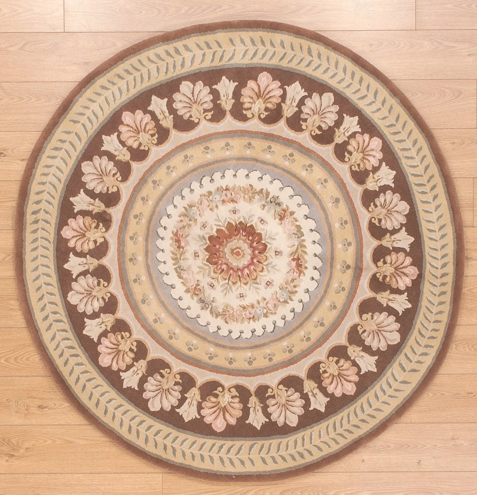 6.1 x 6.1 Round Savonnerie Rug P-51