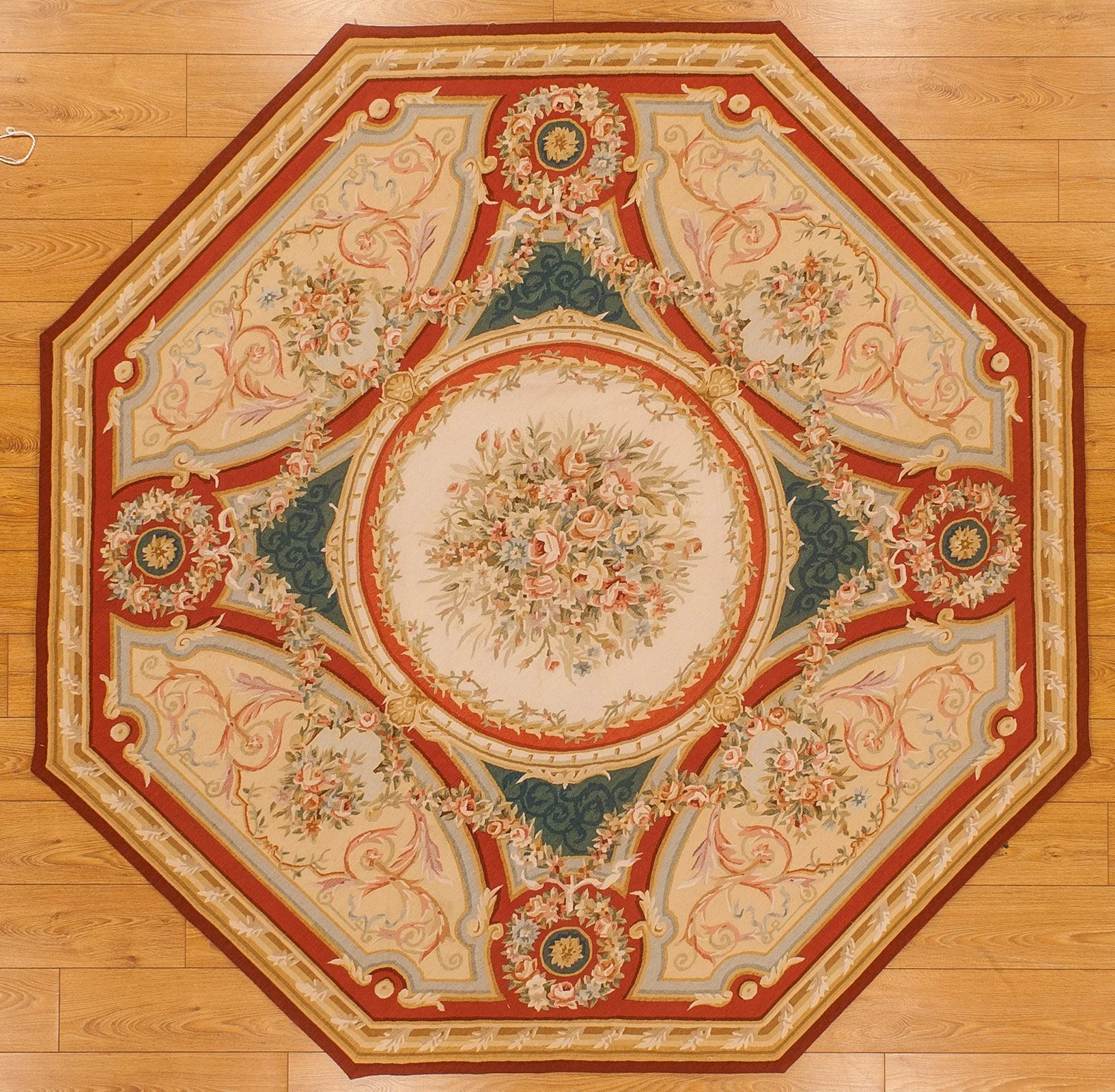 8.9 x 8.9 Octagonal Aubusson Rug 450