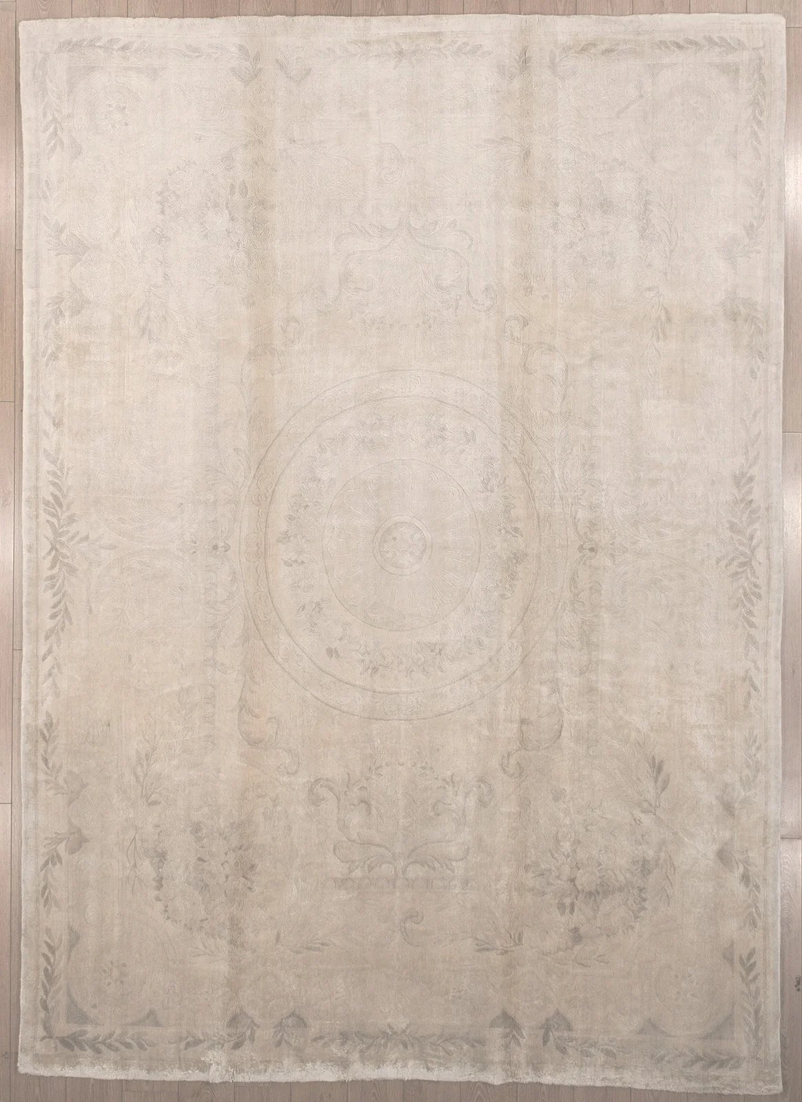 Savonnerie-rug-antique-look