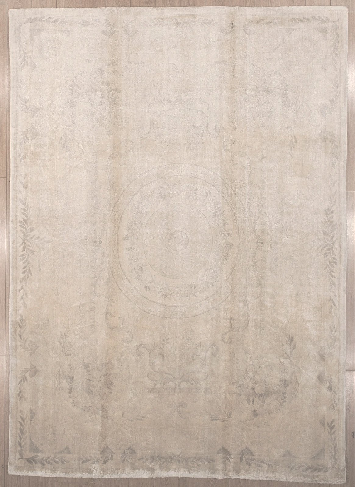 Savonnerie-rug-antique-look