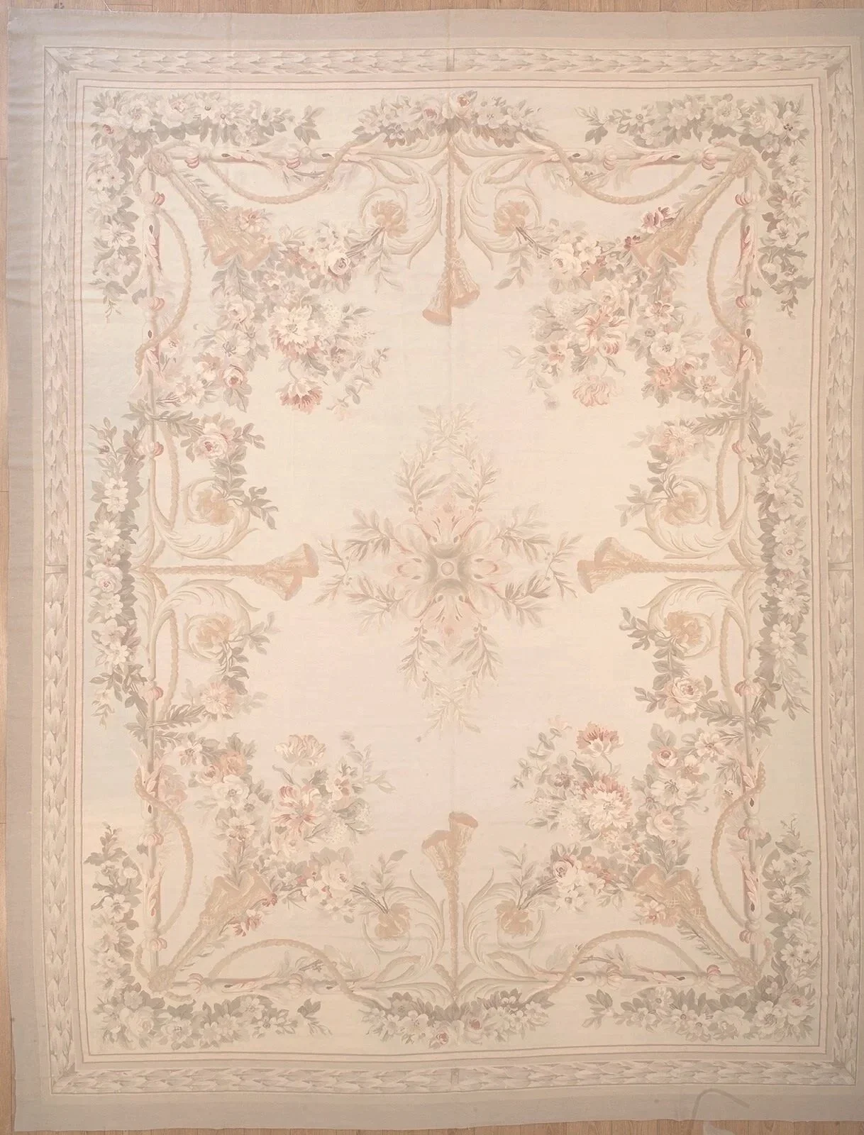 12.4-x-15.7-Aubusson-W-50-.jpg