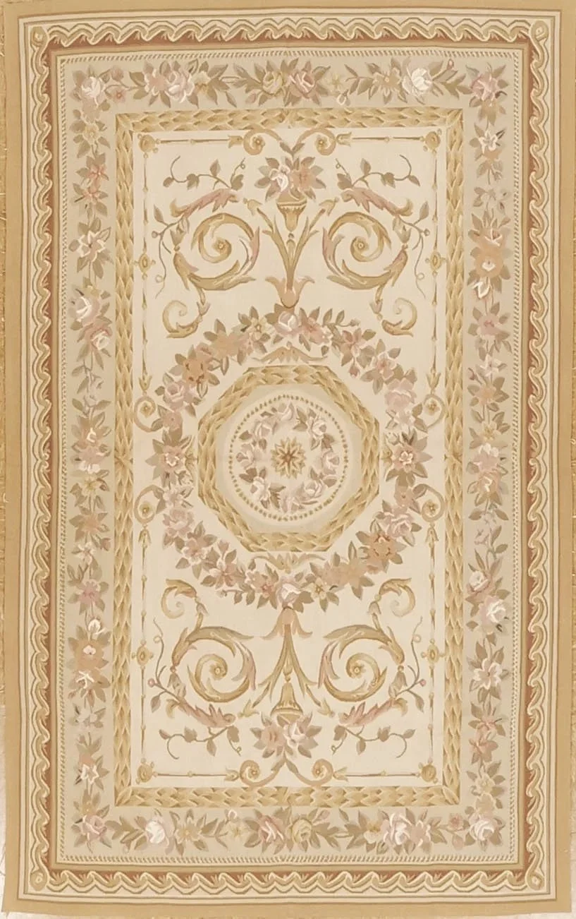 Pastel aubusson carpet with medallion in size 5 x 8.2