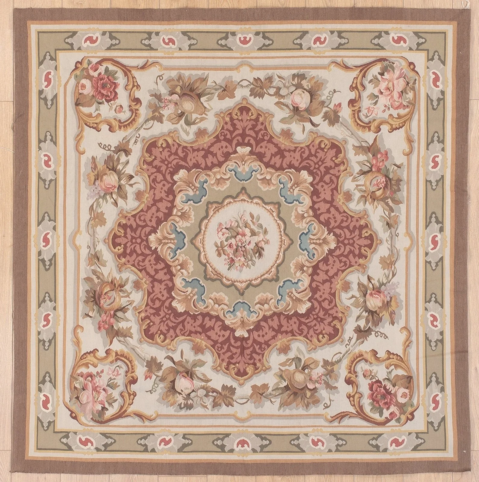 5.11 x 6 Aubusson Rug 220-I