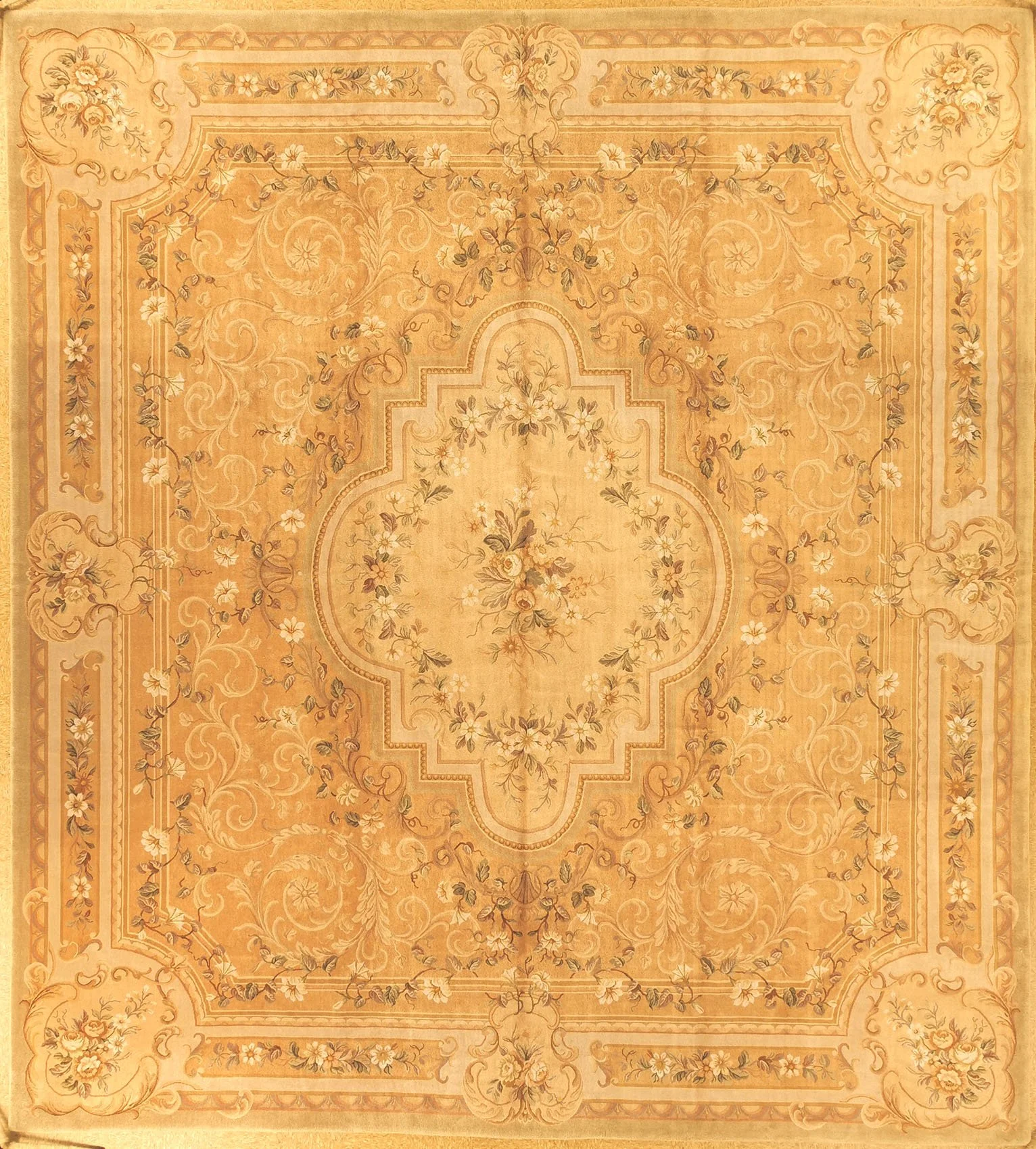 15.8 x 17.3 Savonnerie Rug S-1012