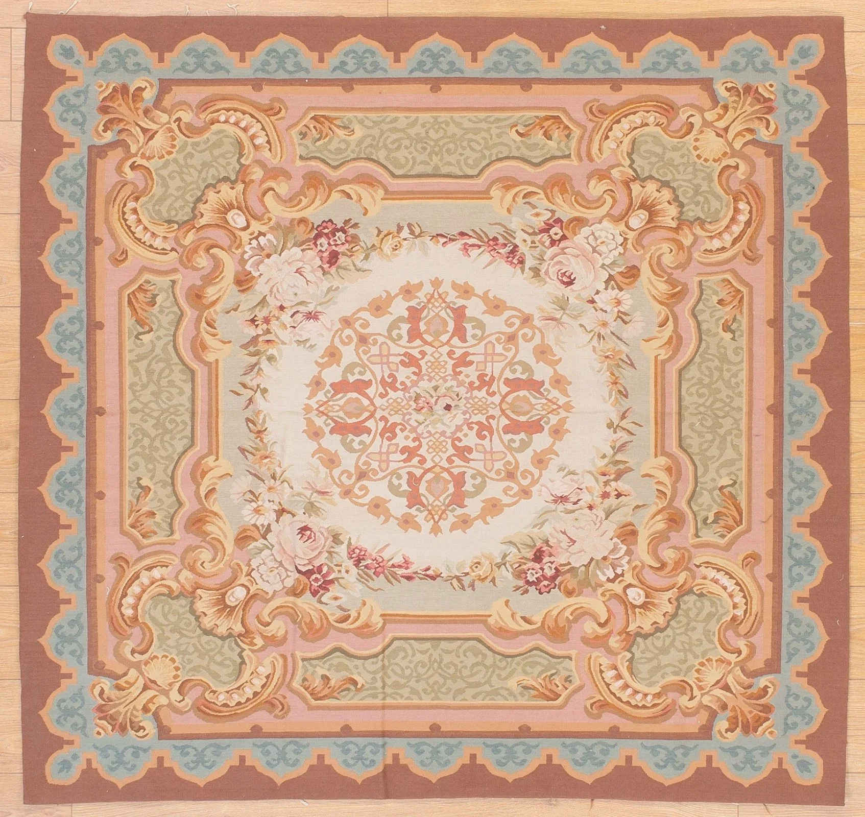 5.5 x 5.9 Aubusson Rug 219-G