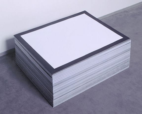 Felix Gonzales-Torres, Untitled (The End) (1990), Offset prints on paper, 22 x 28 x 22 in. (55.9 x 71.1 x 55.9 cm) © The Felix Gonzalez-Torres Foundation, courtesy of Andrea Rosen Gallery.