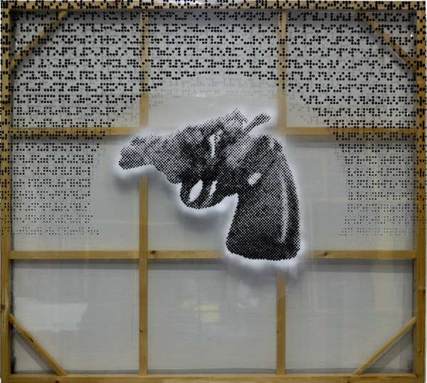 Cheng Yong, 手枪 (2011), 软玻璃 丙烯绘画, 170 x 180 cm.