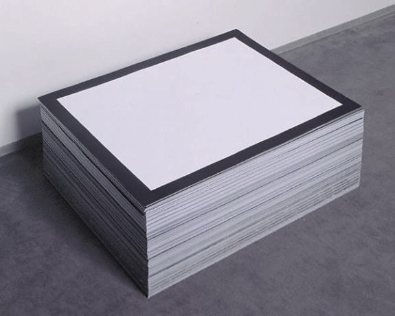 Felix Gonzalez-Torres, Untitled (The End) , 1990.