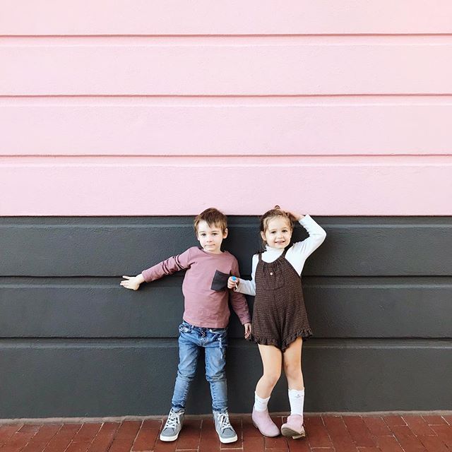 This wall matched Sam&rsquo;s shirt perfectly and the only time Judeth seems to want to take a picture lately is if I&rsquo;m taking one of Samuel 👫 I hope they stay best friends forever. #minicieris